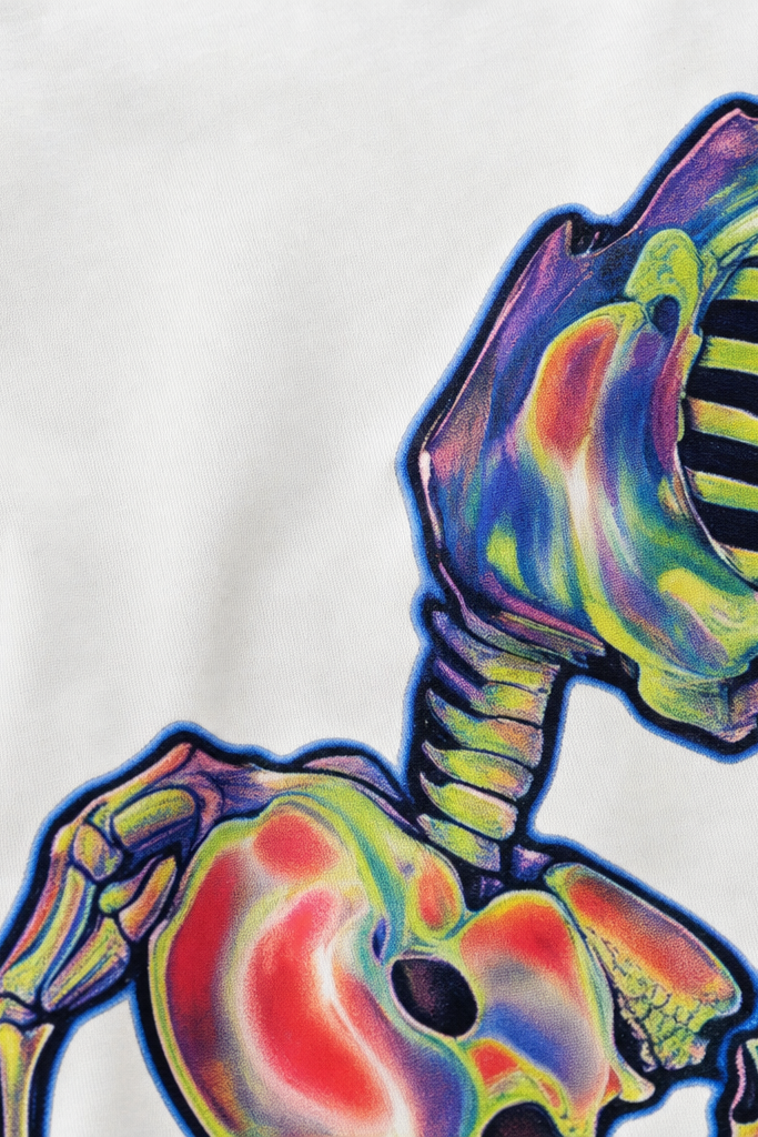 Close-up fabric detail - LOVE ME TILL I FADE VOYD WHITE T-SHIRT