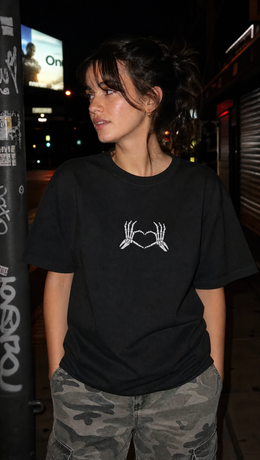 LOVE AT FIRST SIGHT VOYD BLACK T-SHIRT